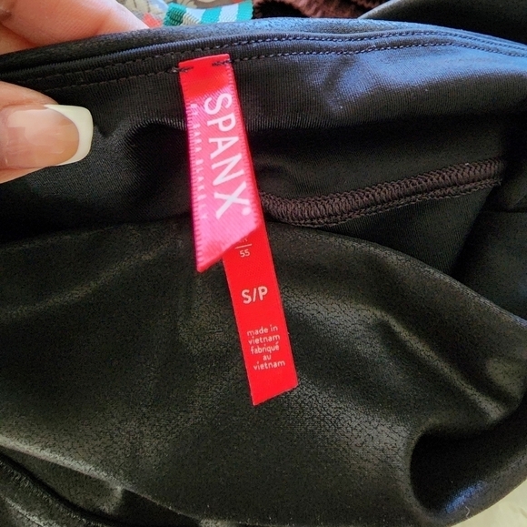 Spanx faux Leather leggings Size Small - Picture 2 of 5